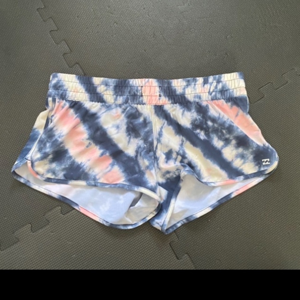 Billabong board shorts, M